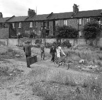 Sparrows Can't Sing (1962) Film