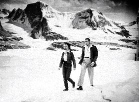 Dangerous Mission film (1954)