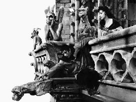 Notre Dame De Paris; The Hunch film (1956)