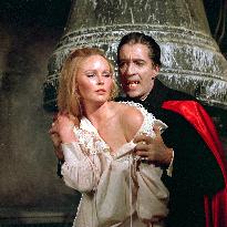 Dracula Has Risen From The Gra - film (1968)