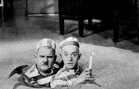 Laurel And Hardy's Laughing 20 - film (1965)