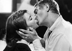 Love With The Proper Stranger - film (1963)