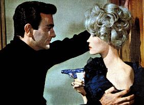 Kiss The Girls & Make Them Die - film (1966)