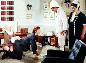 Carry On Again Doctor - film (1969)