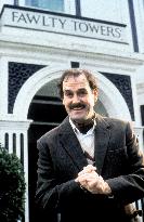 Fawlty Towers (1975)