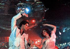 Saturday Night Fever (1977)