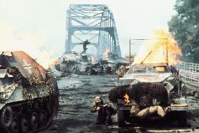 A Bridge Too Far (1977)