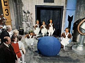 Willy Wonka & The Chocolate Fa (1971)