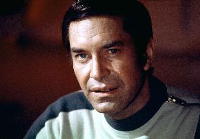 Space 1999 ; Space: 1999 (1975)