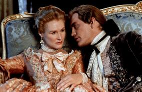 Dangerous Liaisons (1988)