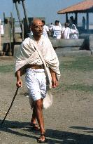 Gandhi (1982)