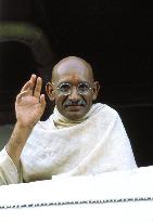 Gandhi (1982)