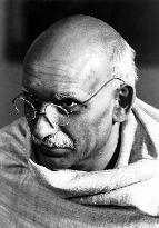 Gandhi (1982)