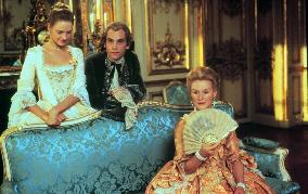 Dangerous Liaisons (1988)