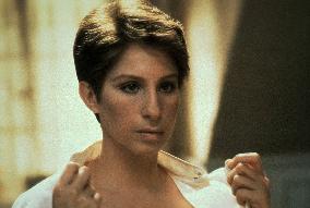 Yentl (1983)