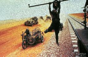 Mad Max Beyond Thunderdome (1985)