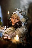 The Feather Fairy; Perinbaba (1985)