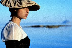 The Governess (1998)