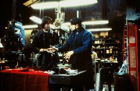 Chain Reaction (1996)