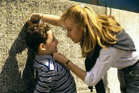 The Hand That Rocks The Cradle (1992)