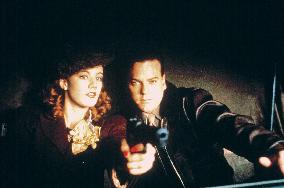 Chicago Joe And The Showgirl (1990)