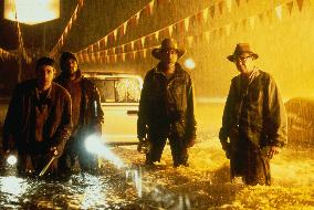 Hard Rain (1998)