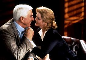 Naked Gun 33 1/3 (1994)