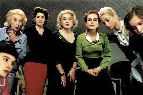 8 Femmes; 8 Women (2002)
