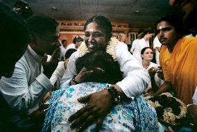 Darshan Embrace (2005)