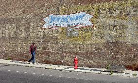 Don'T Come Knocking (2005)