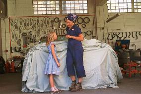 Elvis Has Left The Building (2004)