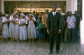 Hotel Rwanda (2004)