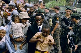 Hotel Rwanda (2004)