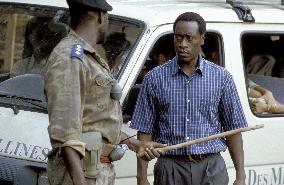 Hotel Rwanda (2004)