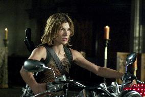 Resident Evil: Apocalypse (2004)