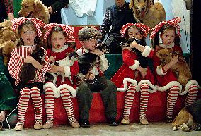 The 12 Dogs Of Christmas (2005)