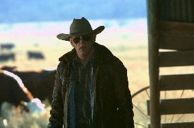 The Beautiful Country (2004)