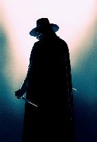 V For Vendetta (2005)