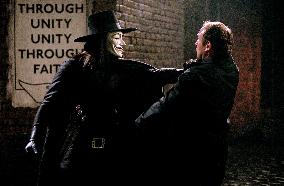 V For Vendetta (2005)