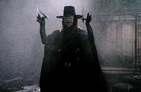 V For Vendetta (2005)