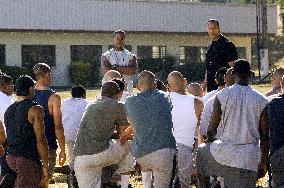 Gridiron Gang (2006)