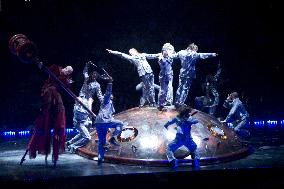 Cirque Du Soleil: Delirium (2008)