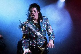 Michael Jackson: The Inside St (2010)