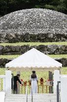 Princess Mako visits imperial mausoleum complex