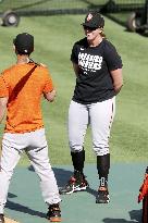 Baseball: Giants assistant coach Alyssa Nakken