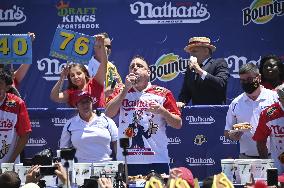 Hot dog eating contest