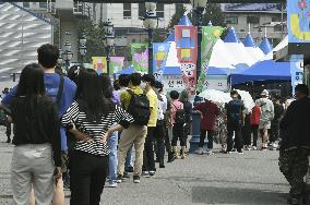 S. Korea logs record 1,275 daily coronavirus cases