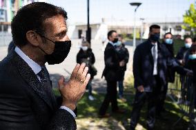 Emmanuel Macron Visits A Primary School - Melun