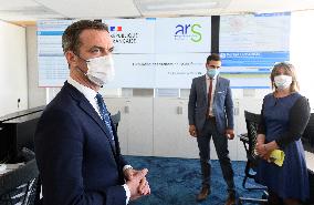 Olivier Veran visiting the crisis unit of the Regional health agency - saint Denis