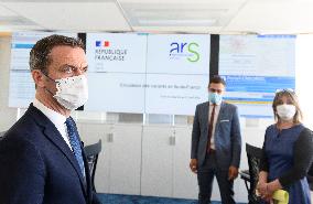 Olivier Veran visiting the crisis unit of the Regional health agency - saint Denis